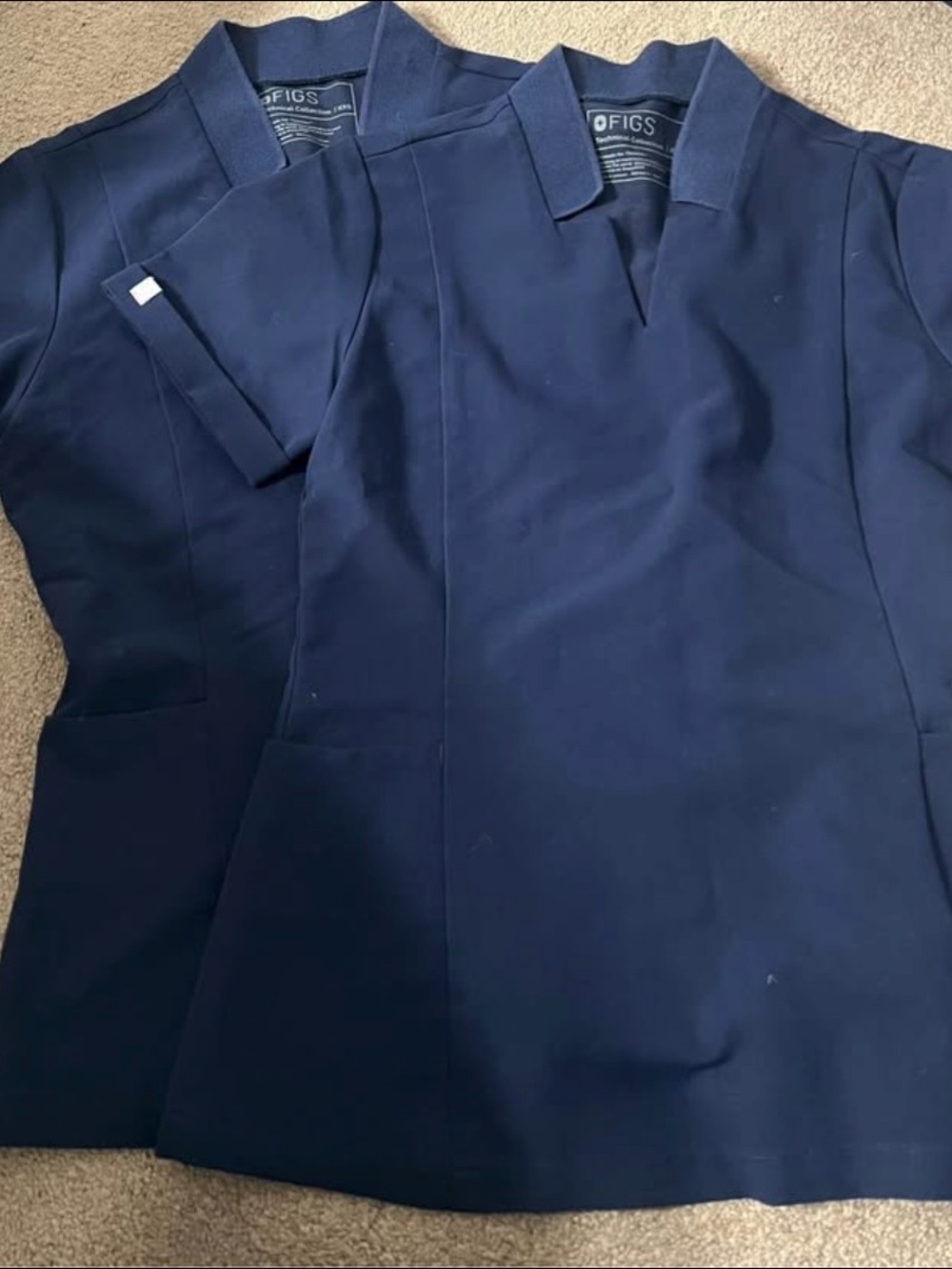 FIGS INALA SCRUB TOP NAVY XXS (TWO TOPS!)